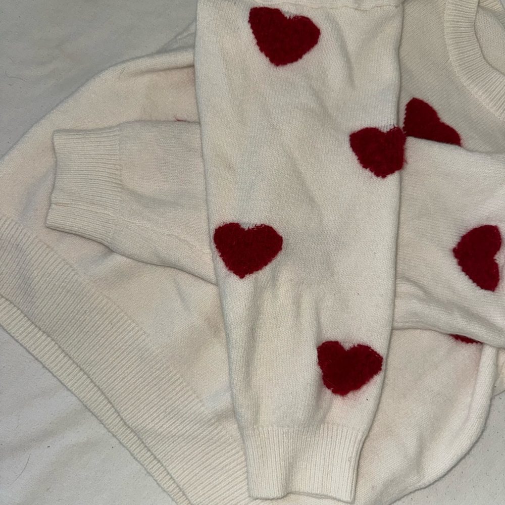 Cozy Heart Pattern Sweater - Picture 3 of 4